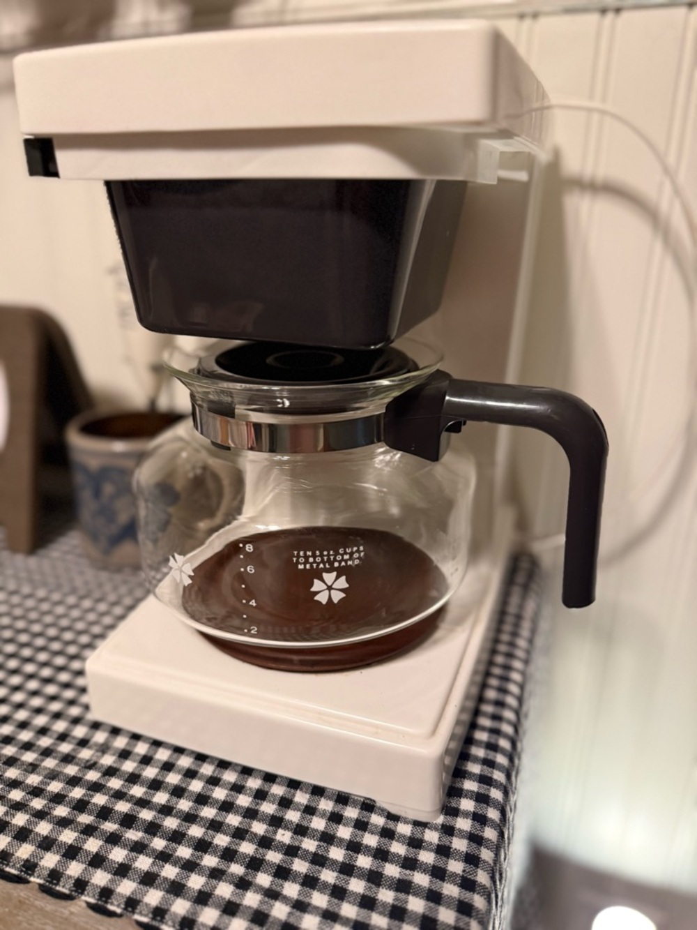 Vintage White Drip Coffee Maker with Glass Carafe - Black Handle- works PERFECT